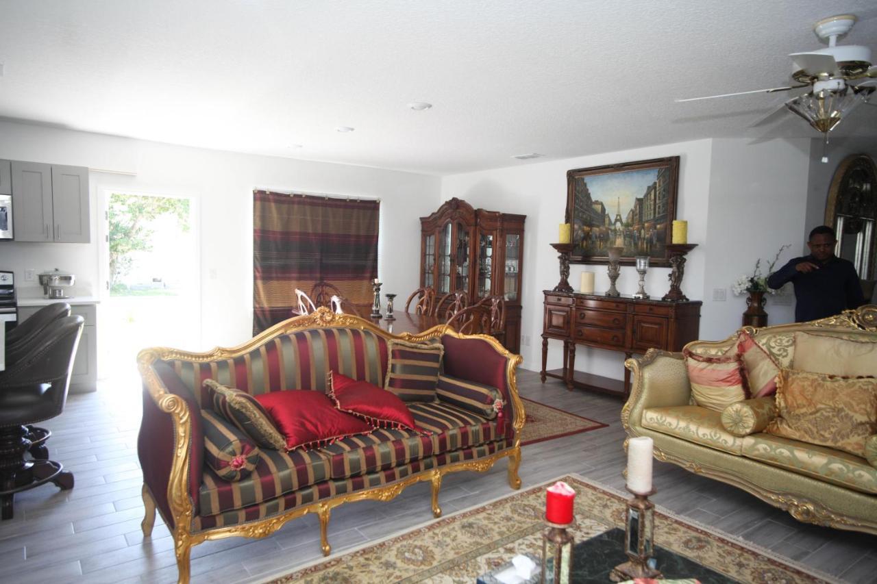 A Beautiful Queen Bedroom オーランド エクステリア 写真