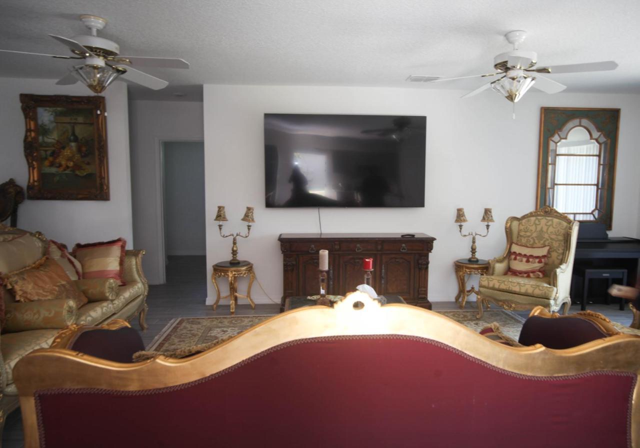 A Beautiful Queen Bedroom オーランド エクステリア 写真